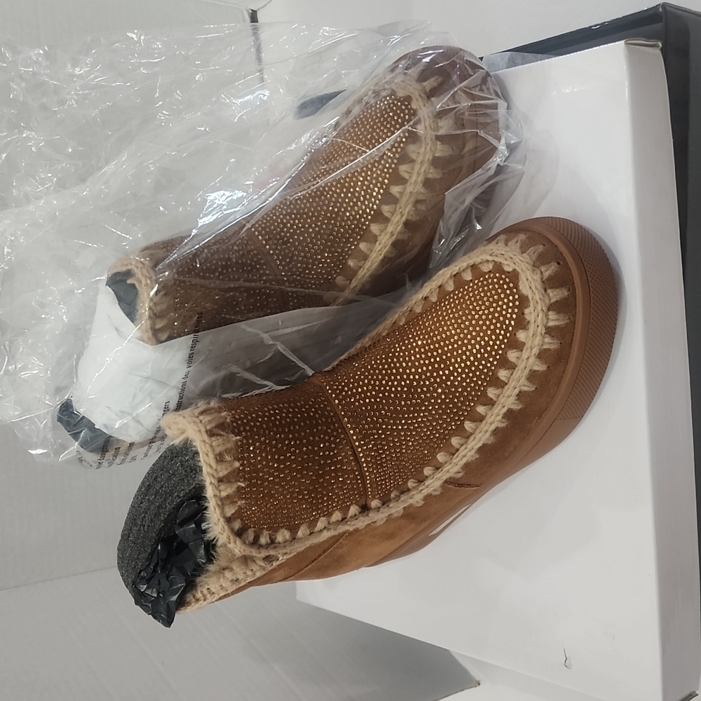 Blondo Brown Moccasins with Tan Trim
